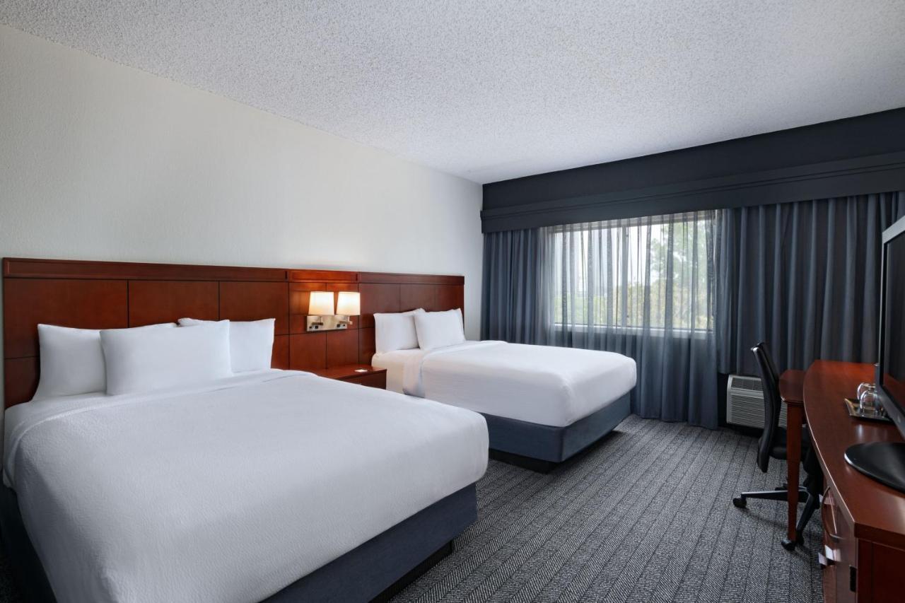 Courtyard By Marriott Dallas Arlington Entertainment District Kültér fotó