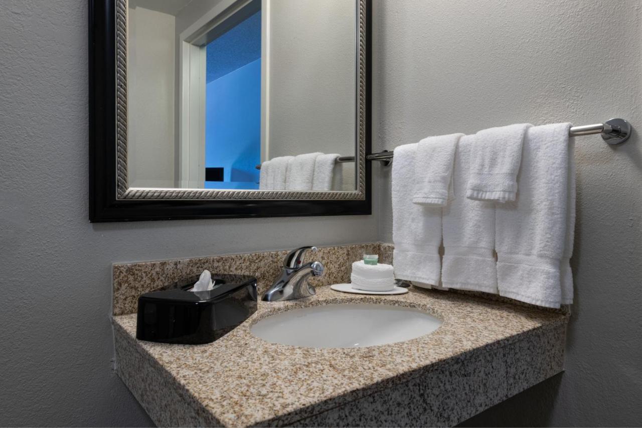 Courtyard By Marriott Dallas Arlington Entertainment District Kültér fotó