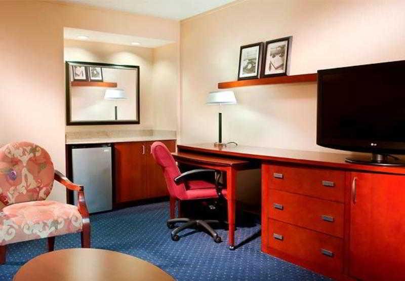 Courtyard By Marriott Dallas Arlington Entertainment District Szoba fotó
